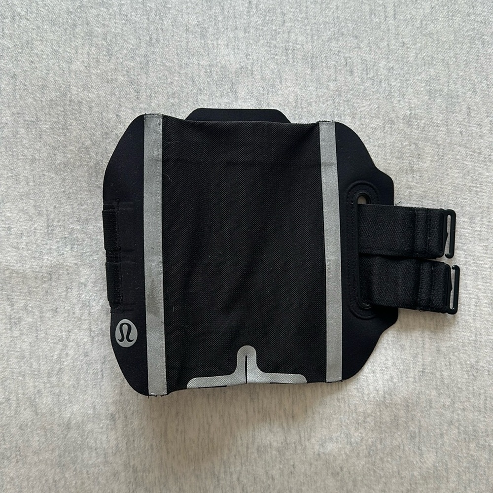 Lululemon Fast and Free Running Armband